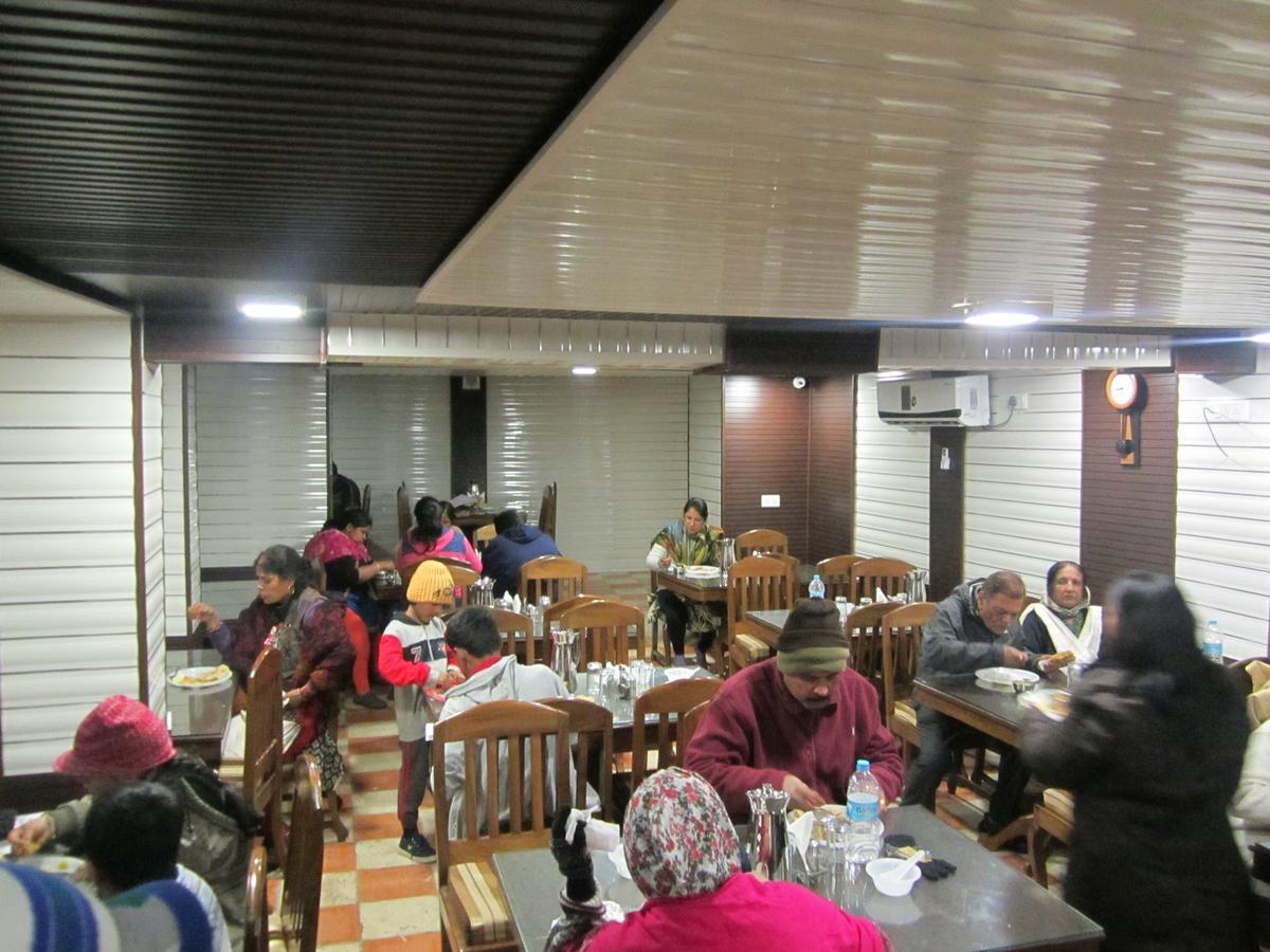 Hotel Akbar Sonāmarg Exterior foto